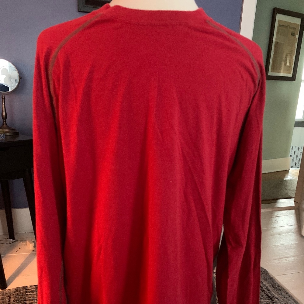 Eddie Bauer pullover long sleeve shirt. Mens size L